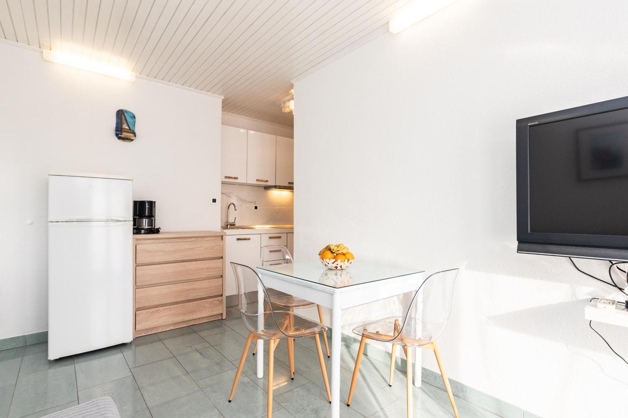 Apartments Tauzer Mandre Exterior photo